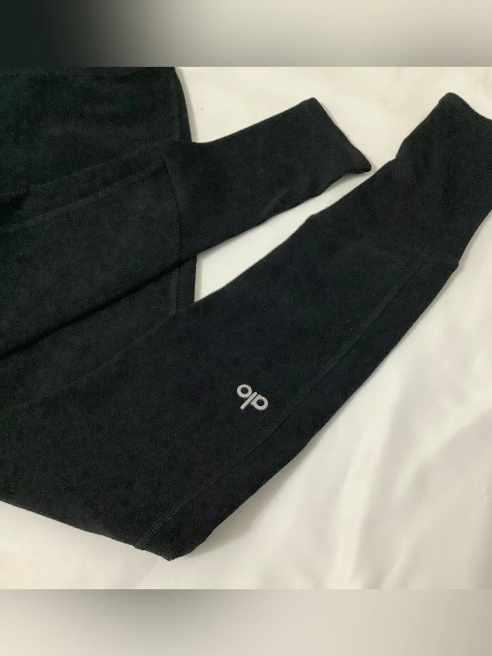 ALO Yoga excellent pre